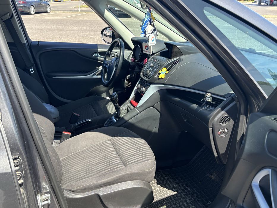 Opel Zafira 2.0 cdti, doinwestowany, gotowy do jazdy, zarejstrowany!