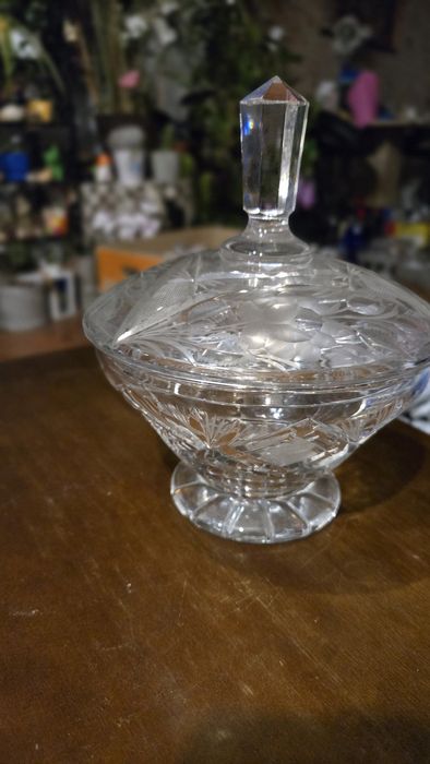 Cukiernica kryształowa.