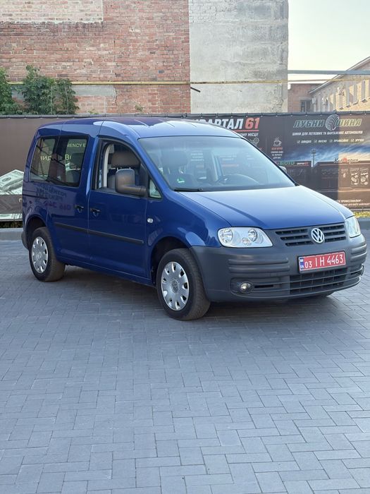 Volkswagen Caddy 1.6mpi бензин