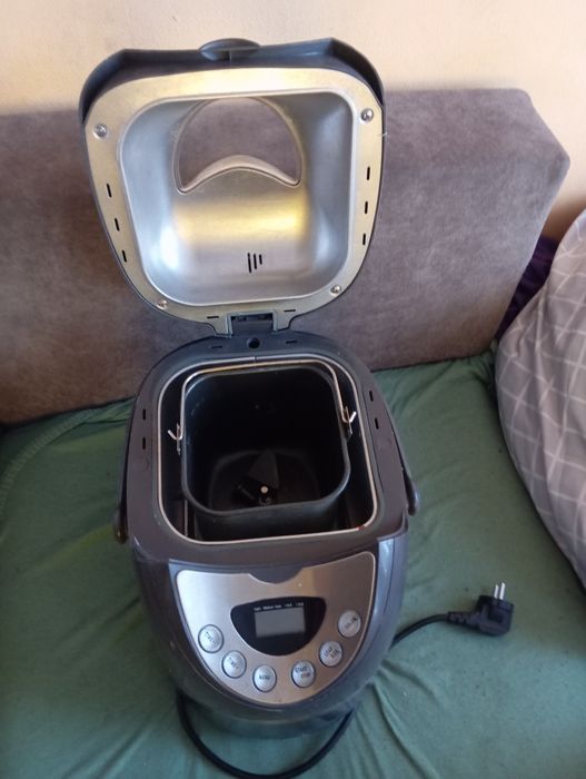 Sprzedam wypiekacz do pieczenia chleba