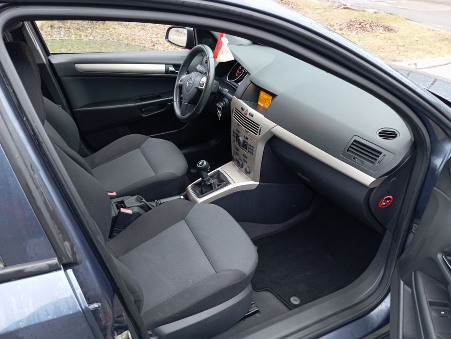 Opel Astra 1.4 Benzyna *  Bez Korozji * Nowe hamulce *