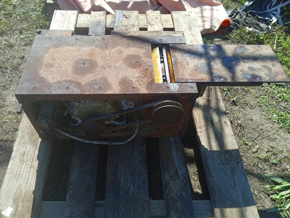 Деревообрабатывающий станок