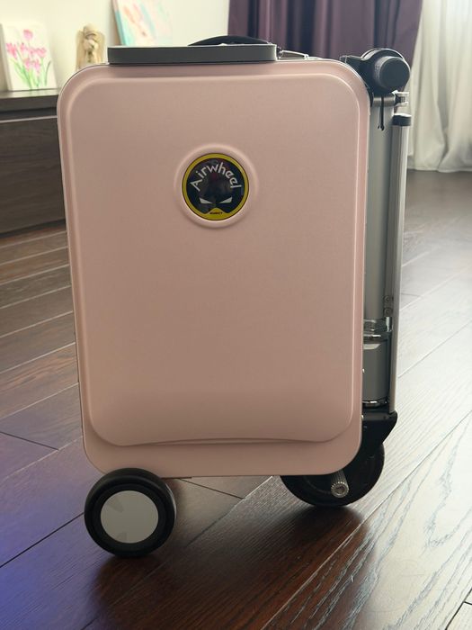 Airwheel SE3S – розумна валіза-самокат 20" для ручної поклажі