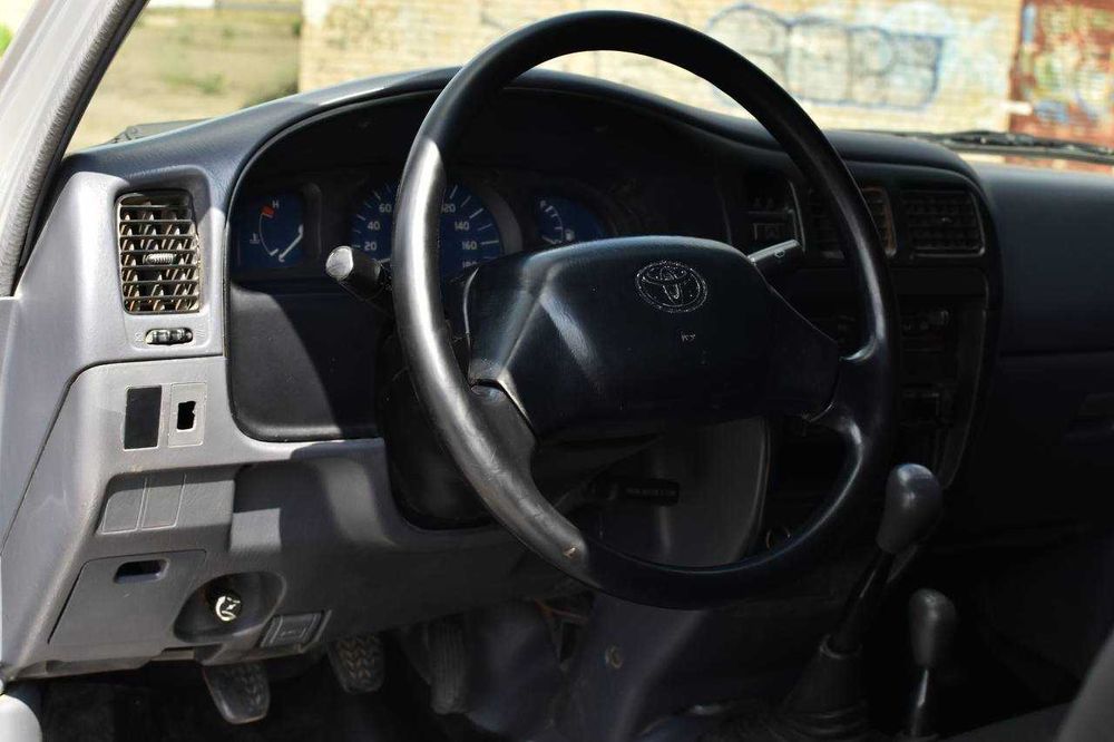 Toyota Hilux Pick Up 2005 рік, 2.8 дизель [Перший внесок від 20%]