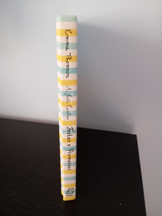 Livro " A fada Carolina - Festas e promessas"