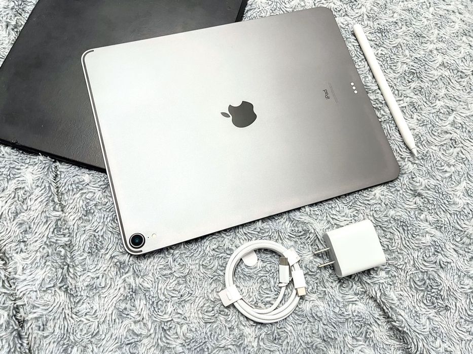 IPad Pro 12.9’ (3 gen) 64 gb, wi-fi + подарки! А1876