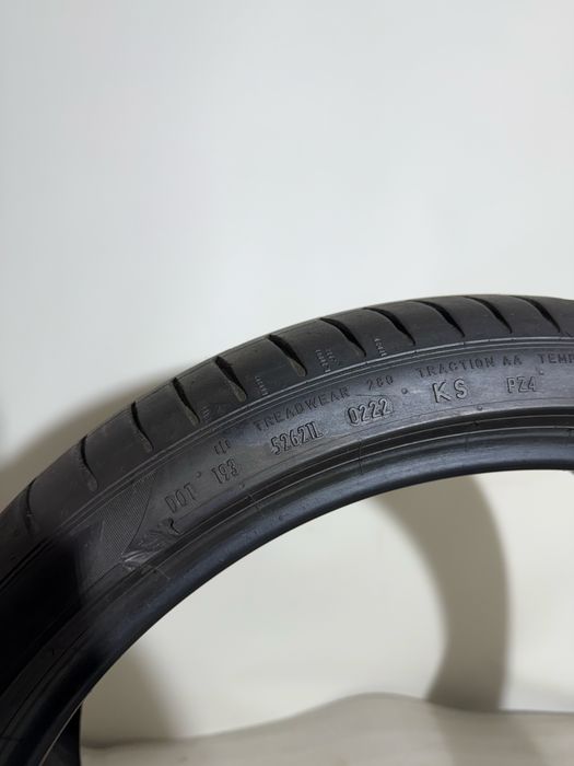 Opona Pirelli P-Zero 245 35 r20  2022