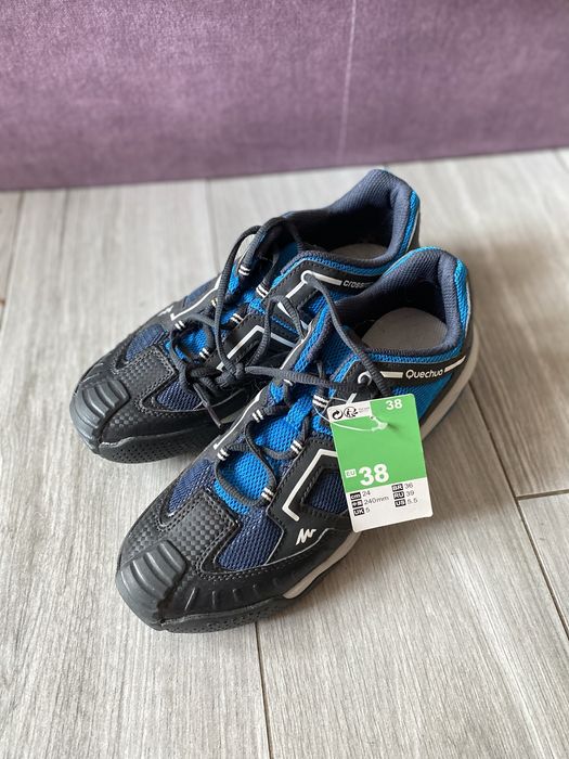 Кросівки нові