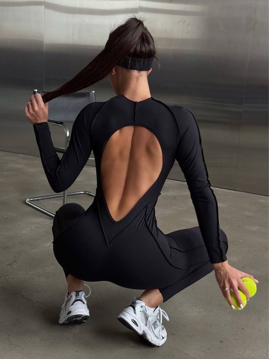 Жіночий комбінезон подовжений зі швами та відкритою спиною