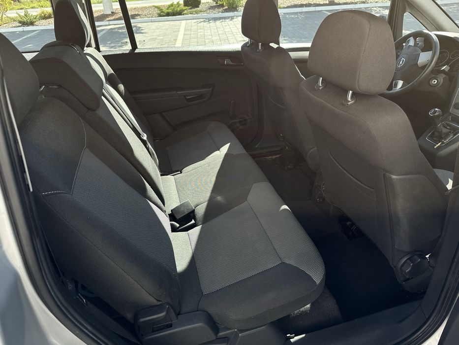 Opel zafira 2014року