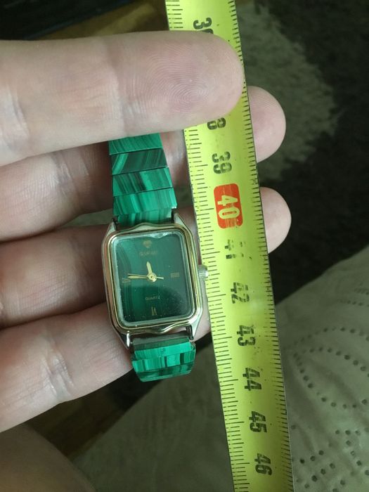 Часы с малахитом