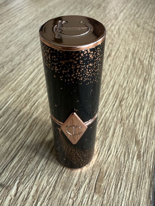 Szminka Charlotte Tilbury JK Magic