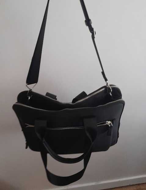 Mala preta portátil parfois