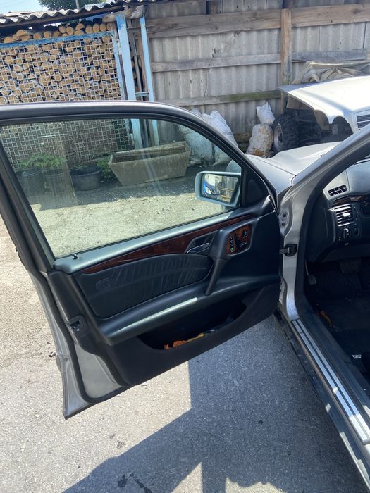 Мерседес w210 e300