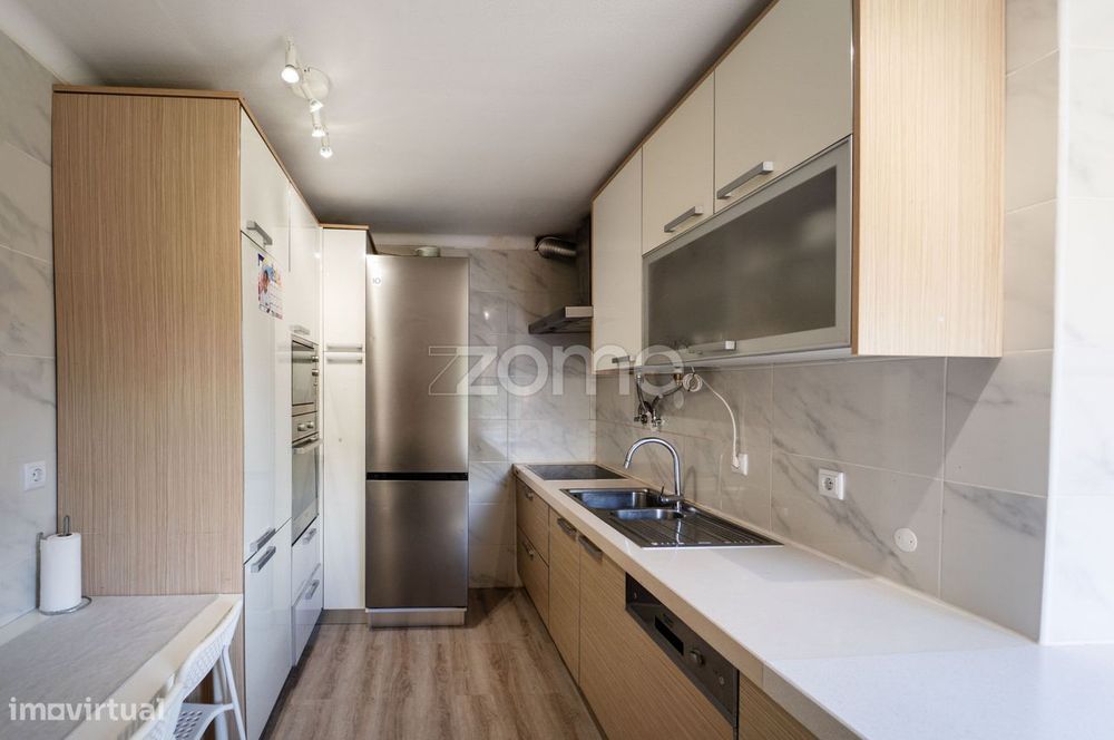 Apartamento T3 renovado em Algueirão