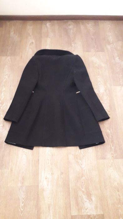 Демісезонне пальто