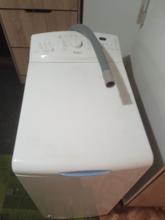 Продам стиральную машинку Вирпул вертикальный заброс на донара