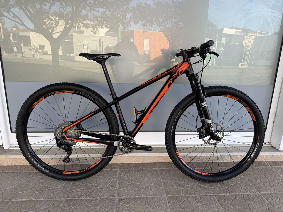 Bicicleta de BTT Ktm 29 - Bem equipada