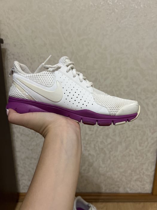 Жіночі кросівки Nike