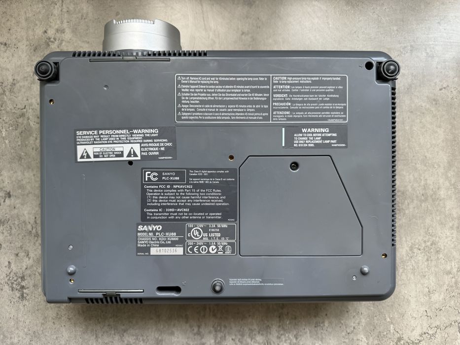 Проектор Sanyo PLC-XU88 з VGA-HDMI кабелем