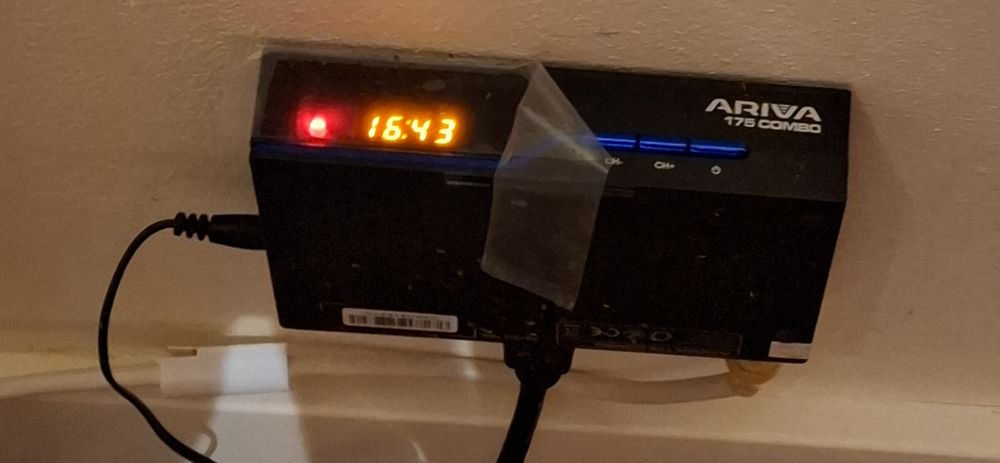 Telewizor Panasonic TX-P50S20E   50 cali + Tuner Ferguson Ariva 175