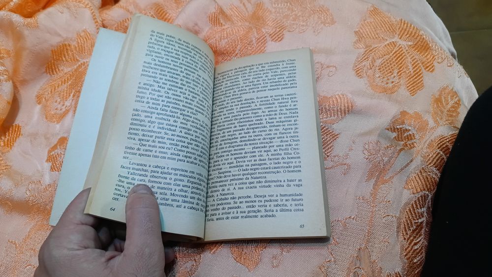 Galáxias como grãos de areias_Brian Aldiss