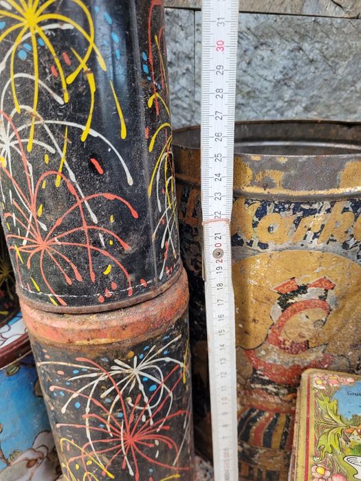 Stare puszki kolekcje