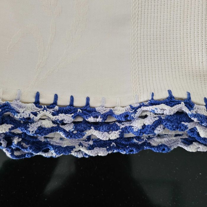 Toalha de Mesa c/ Croché