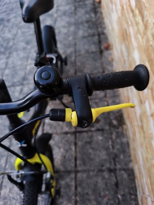 Bicicleta infantil BTwin Dark Hero 500 de16 polegadas (como Nova)
