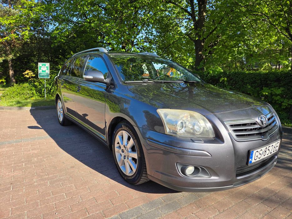 Toyota Avensis T25 liftback, 2.2 diesel 150 km z 2008r