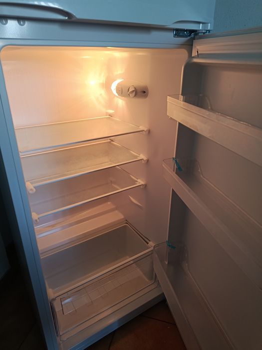 Frigorífico praticamente novo