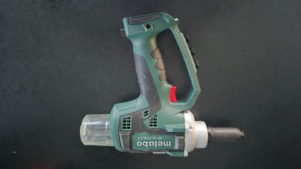 Akumulatorowa nitownica do nitów  METABO NP 18 LTX BL 5.0 NOWA