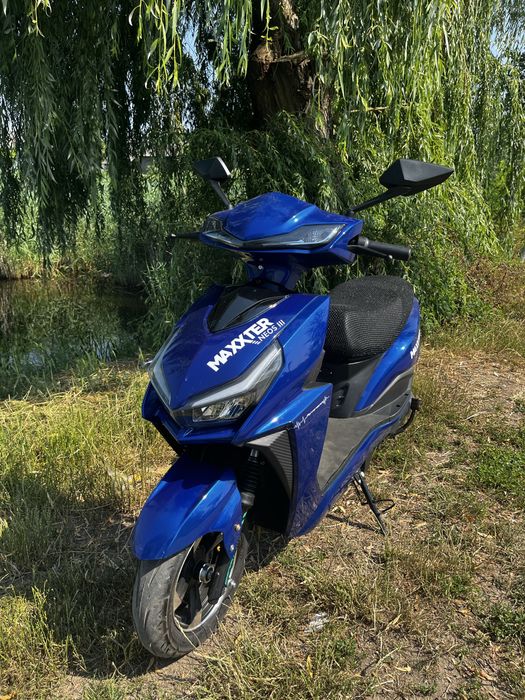 Електроскутер Maxxter NEOS III