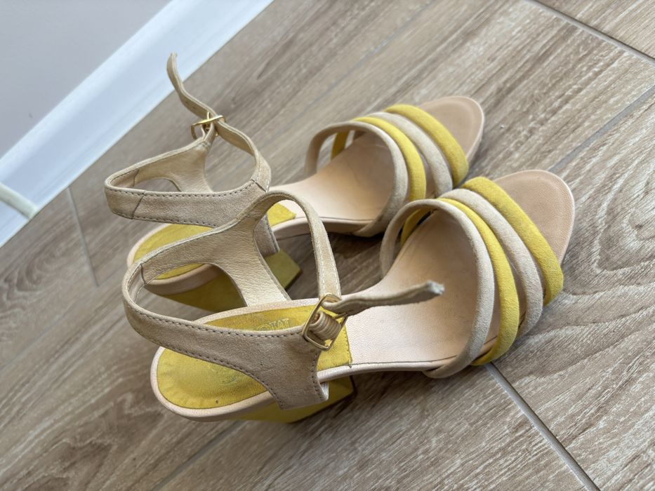 Sandały Alba Moda 37 butter yellow