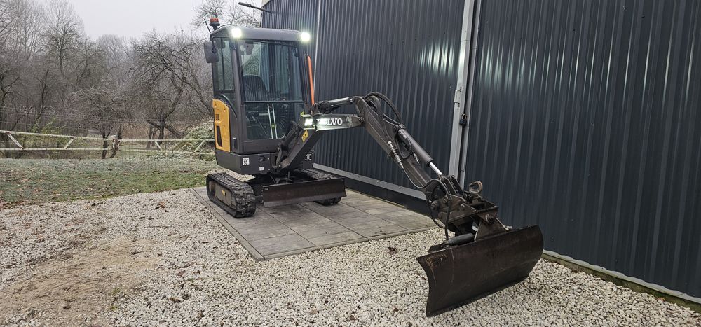 miniładowarka miniładowarka  volvo ładowarka  mini koparka  wacker