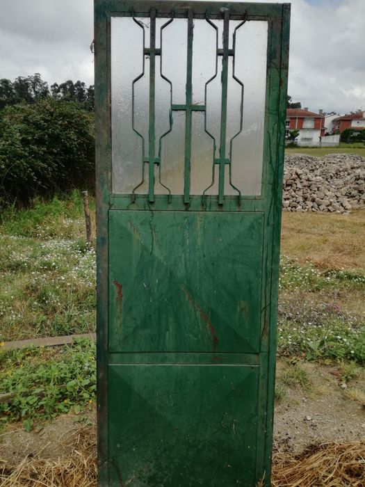 Portas em metal..