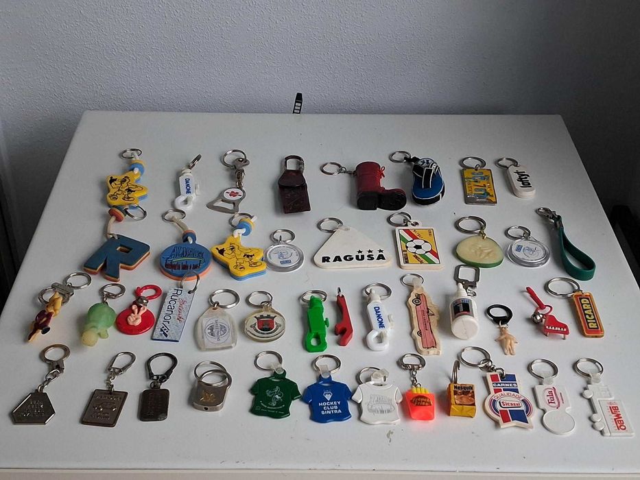 Lote de 43 Porta Chaves antigos