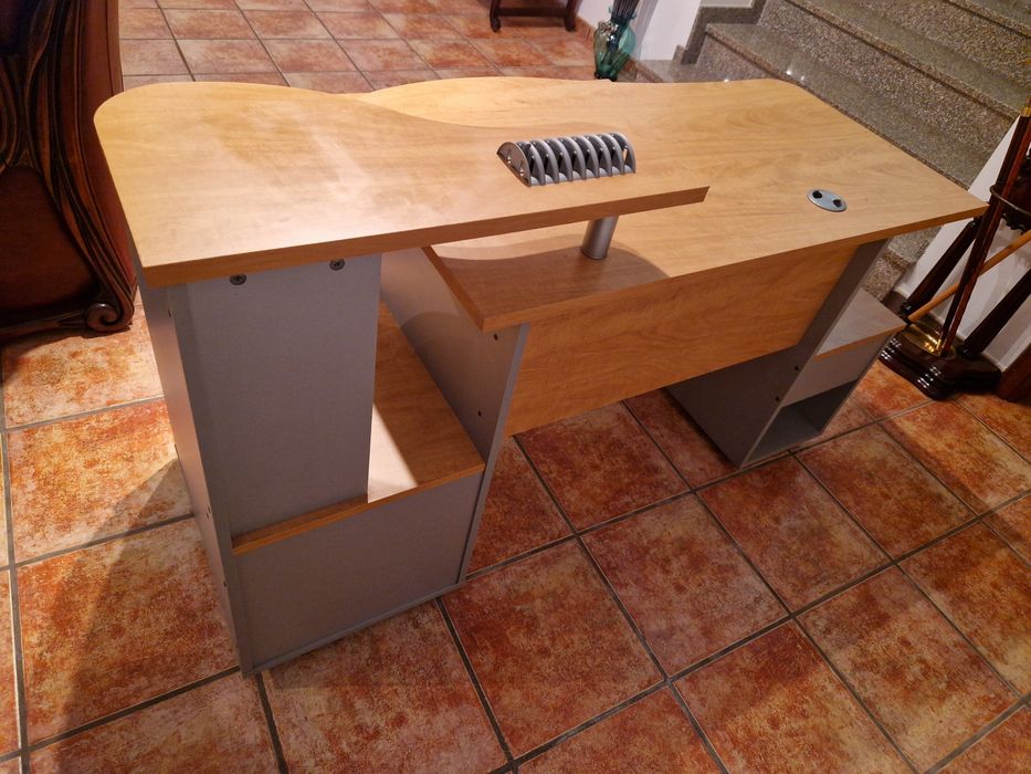 Secretária para escritório ou quarto de estudante