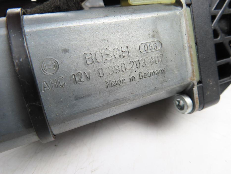 Motor Da Capota Bmw 1 Convertible Ref: 67617174798/0390203407