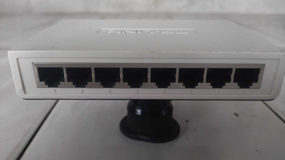 Switch 8 portas TP-Link Model TL-SF1008D
