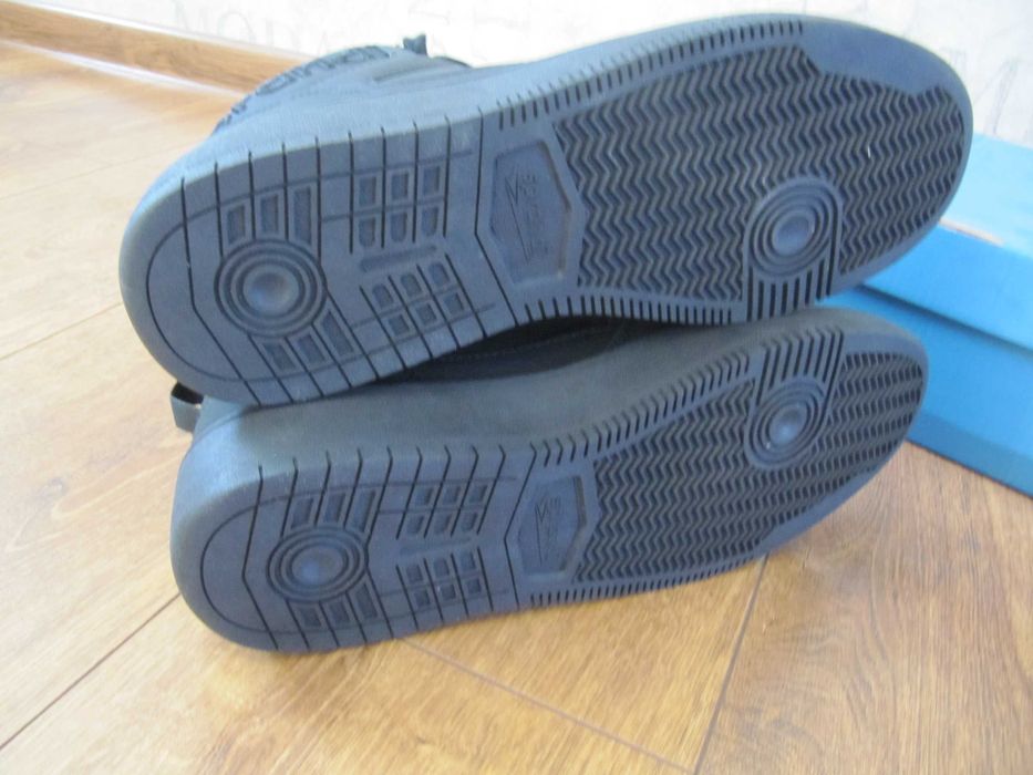 Зимові кросівки, чоловіче взуття, Sprandi  43р 28,5с