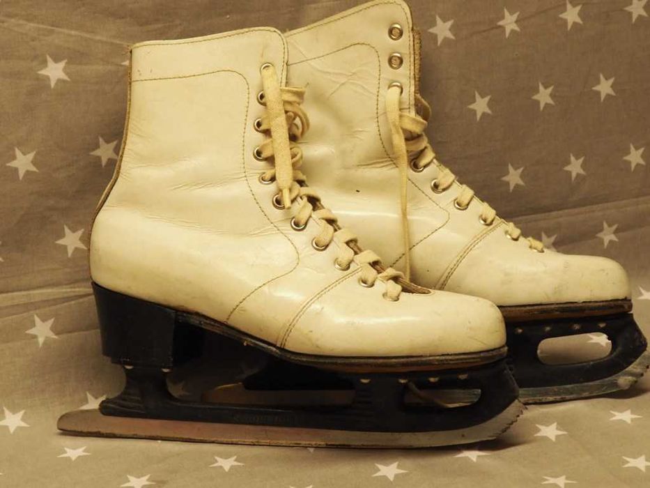 Łyżwy figurowe rozmiar 37 ( 24 cm ) białe  figurówki damskie