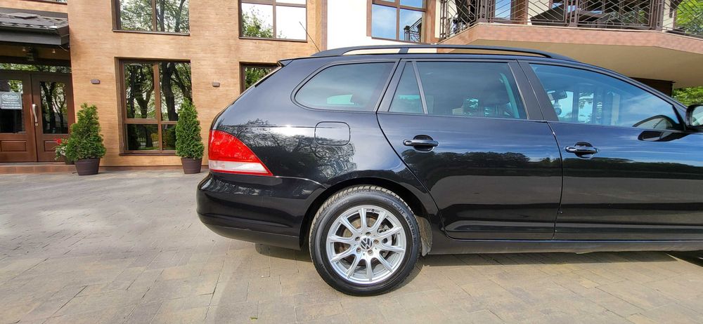 Продам Гольфа універсал 2008 року. Газ бензин. Мотор 1,6. 102 к.с.