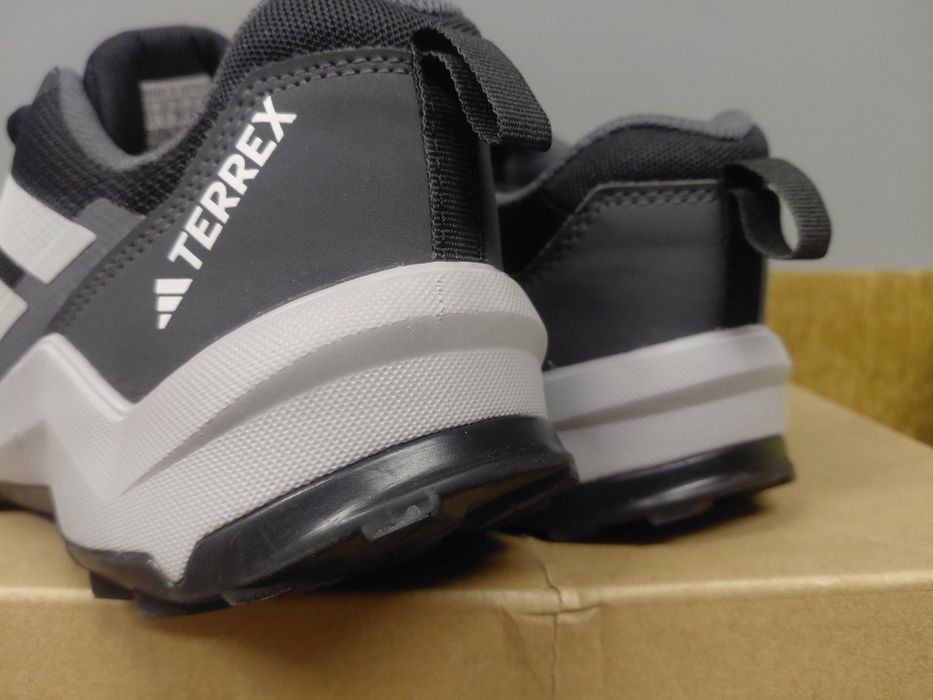 Adidas Terrex r. 38