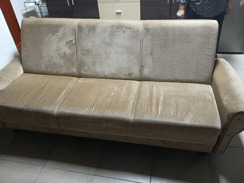 Sofá-cama usado .
