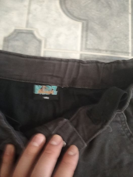 Подарую штани на хлопчика 128-140