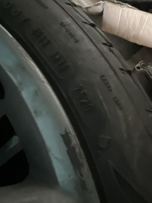Колеса в сборі 235/40/19
