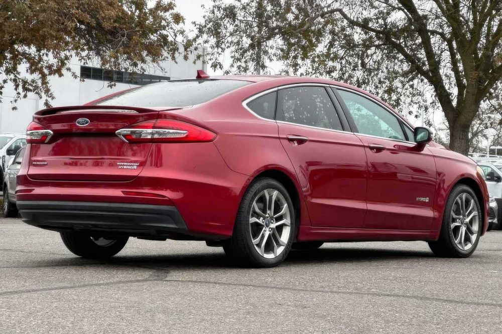 Ford Fusion Hybrid Titanium      2019
