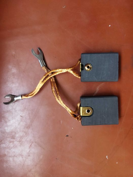 Щётки угольные ЕГ-14 12.5х32х40 мм для пром.оборудования.