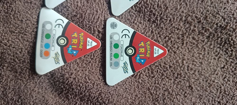 Pokemon 10/10 trio tazo komplet